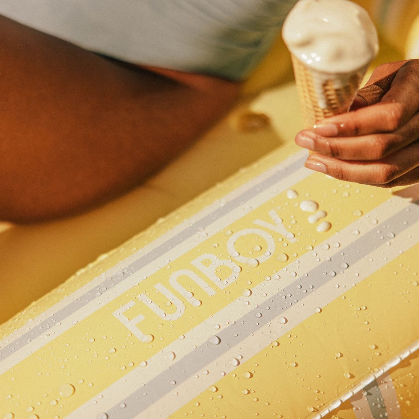 Funboy Classic | Tanning Pool Lounger: Yellow, White & Blue Stripes