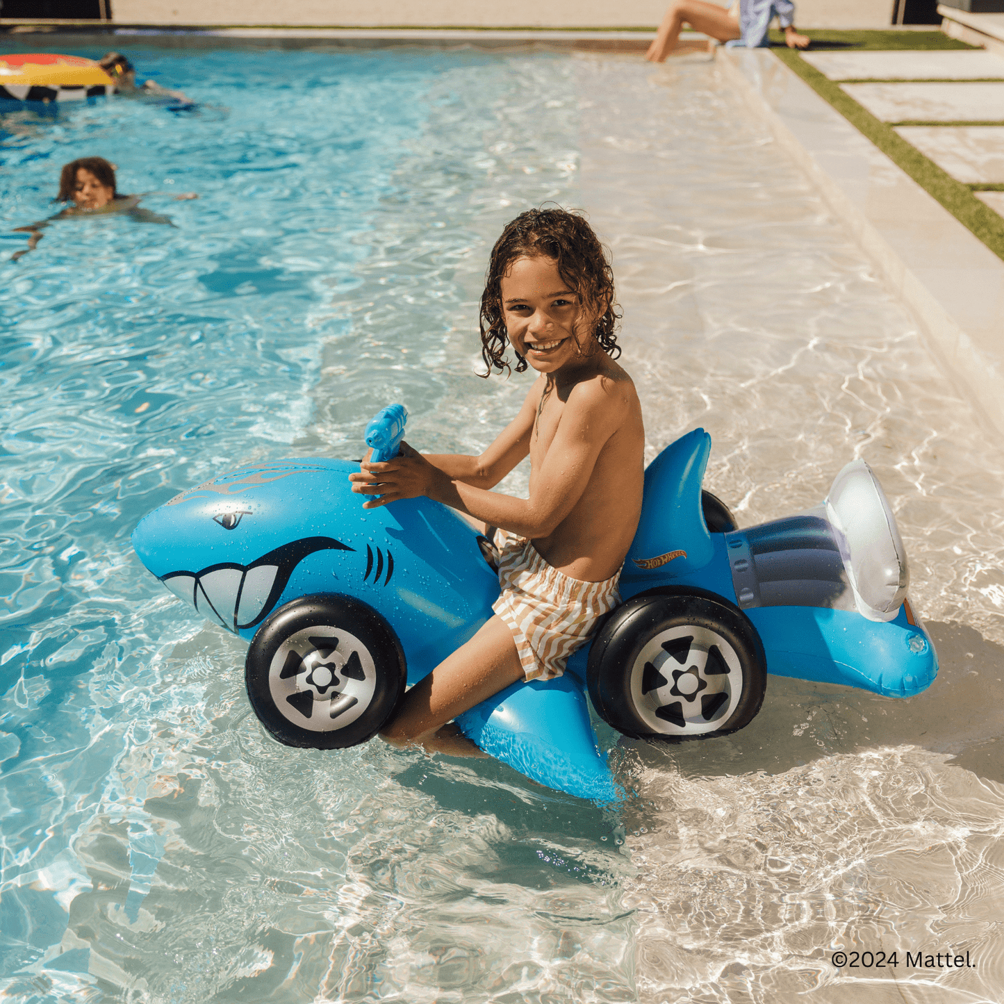 Funboy Recommended | Hot Wheels Kids Sharkruiser Float w/ Water Squirter