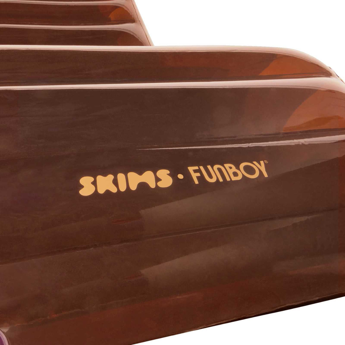 Funboy Essential | SKIMS x FUNBOY Cocoa Clear Chaise Lounger